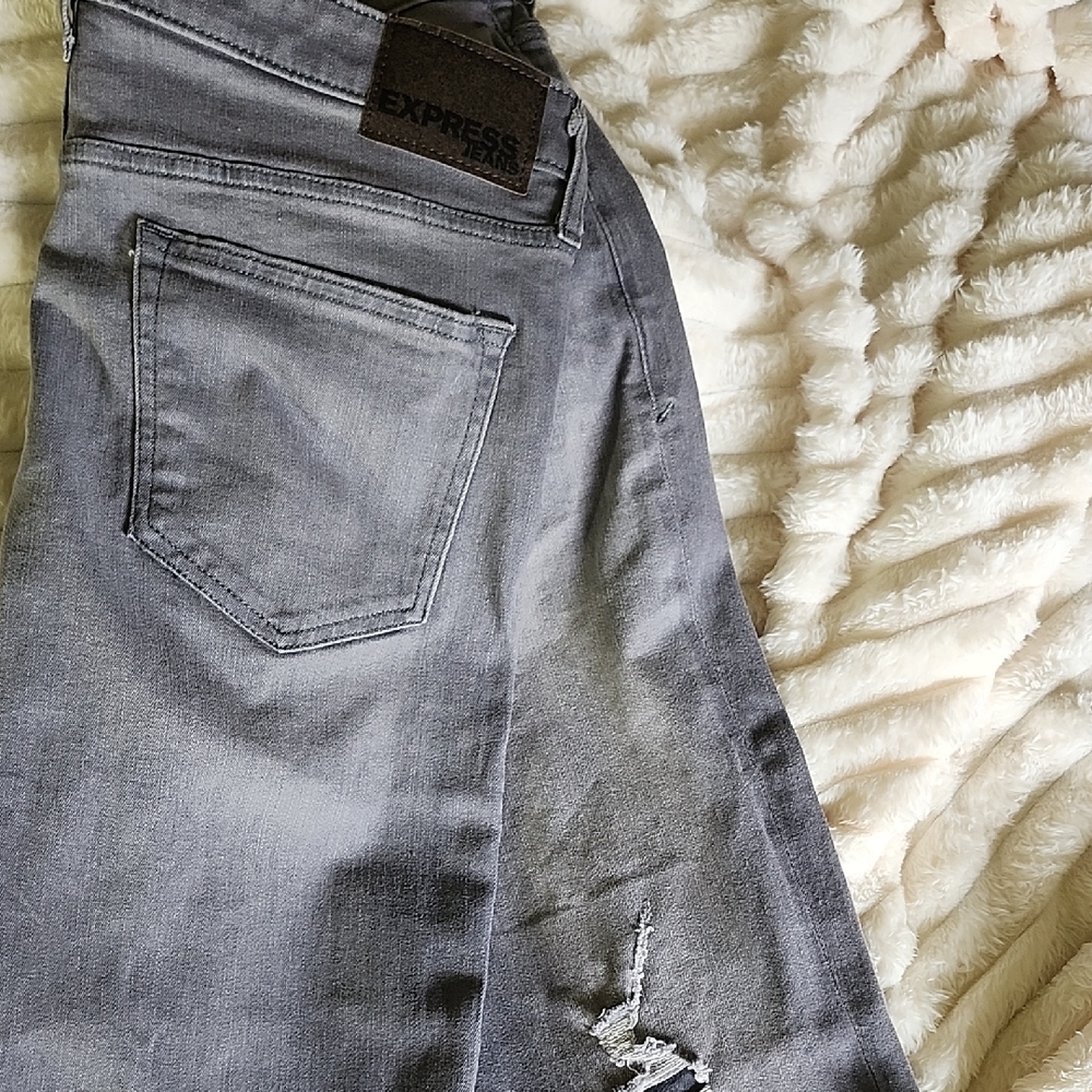 Express Men's Distressed Gray Straight Leg Jeans